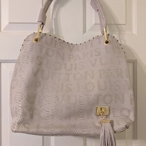 Designer-Style Light Gray Textured Tote Bag with Tassel